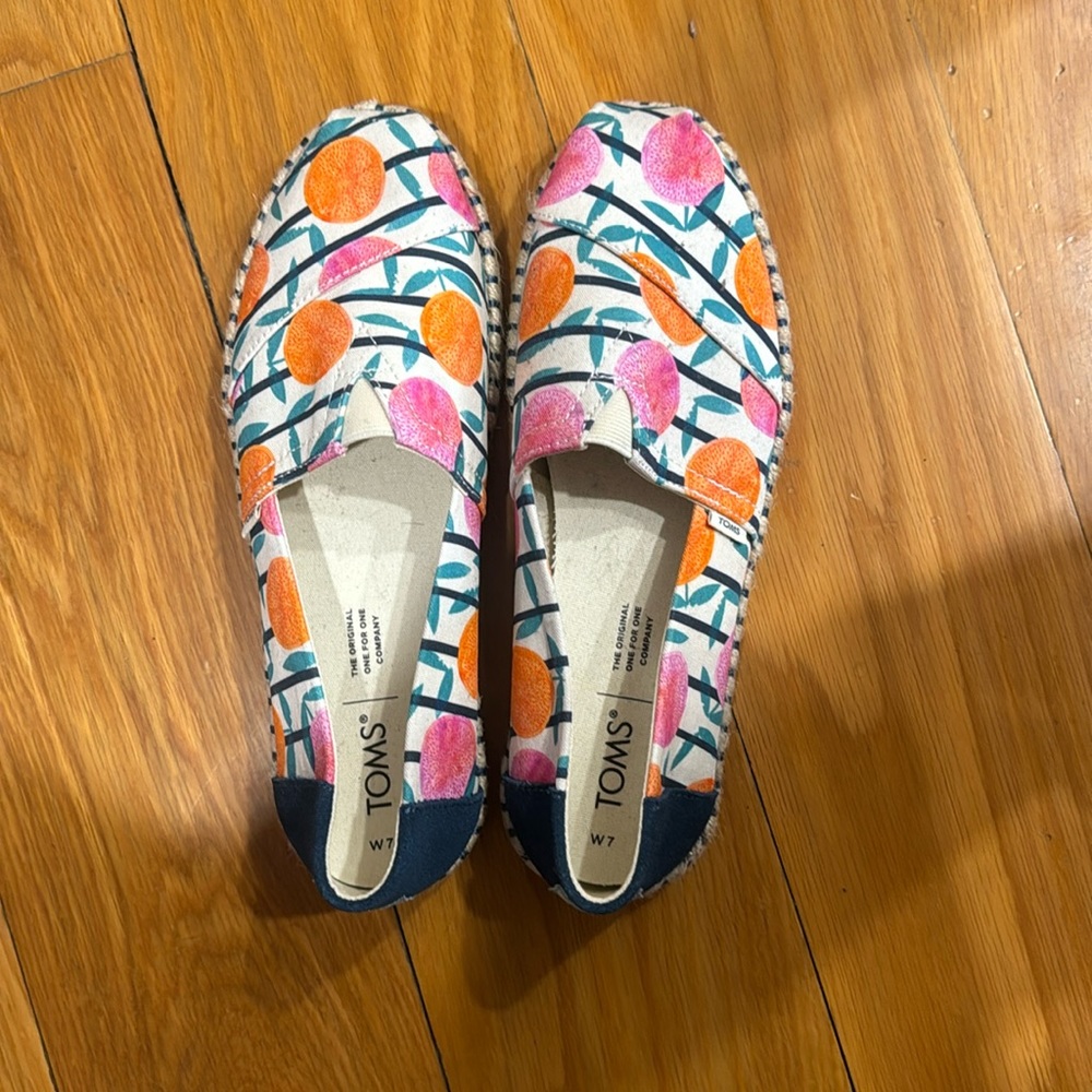 Toms shoes